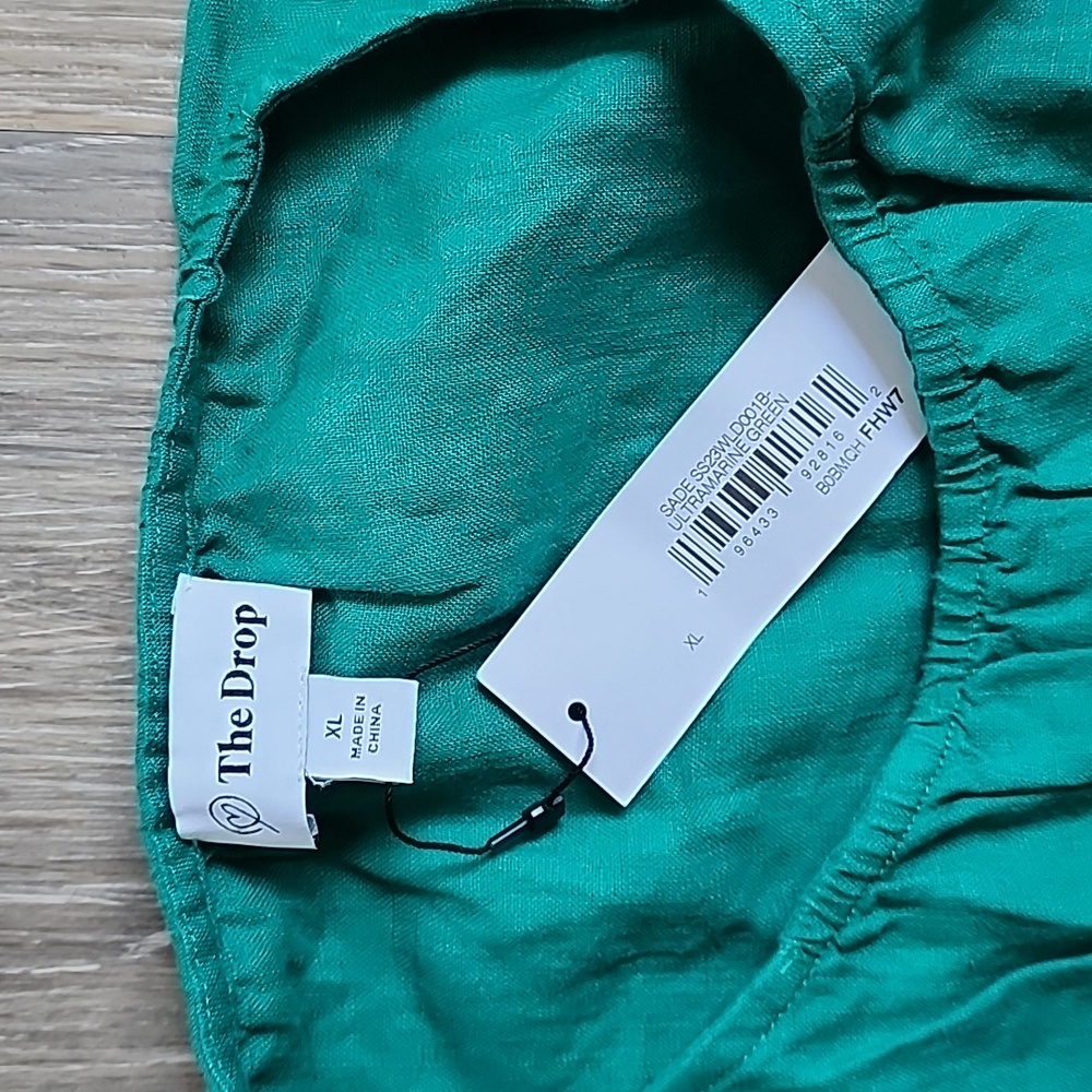 Emerald Cut- Out Green Sleeveless Sundress - Picture 3 of 14